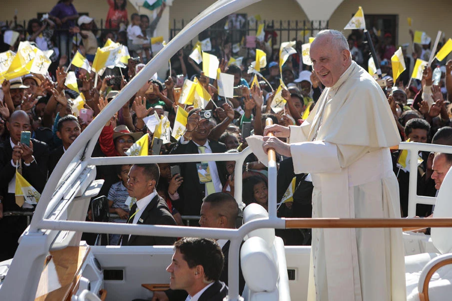 Pope Francis arrives to attend a meeting with the Bishops of Madagascar in the Andohalo Cathedral in Antananarivo, Madagascar, on September 7, 2019. (AFP / Mamyrael)