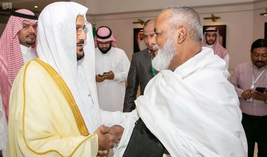Al-Asheikh welcomed the Bangladeshi minister, noting the deep and solid relations that bound Saudi Arabia and Bangladesh together. (SPA)