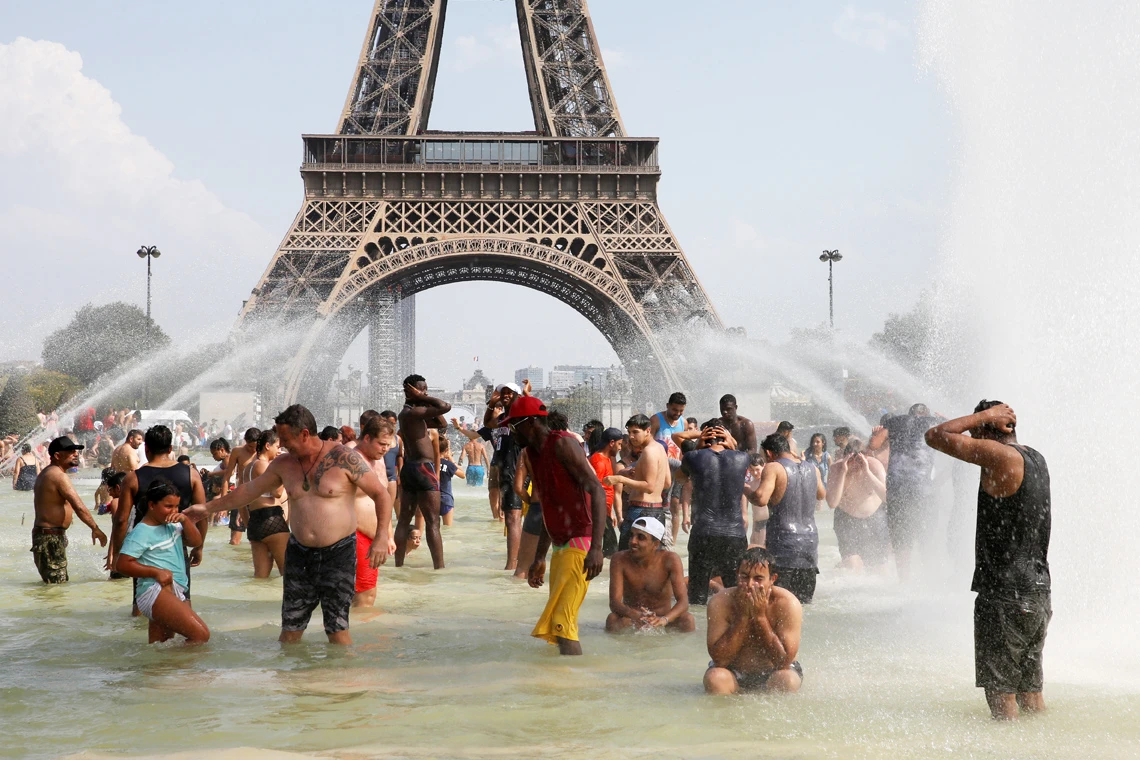 France’s summer heatwaves claimed 1,500 lives: minister