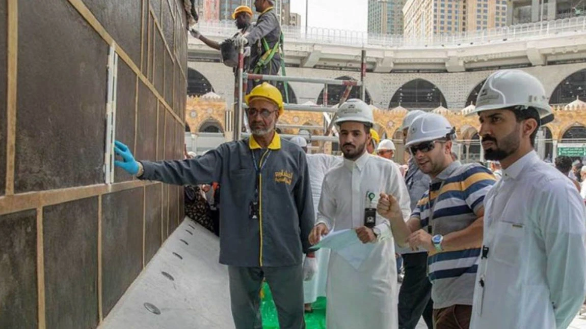 Holy Kaaba undergoes routine maintenance work