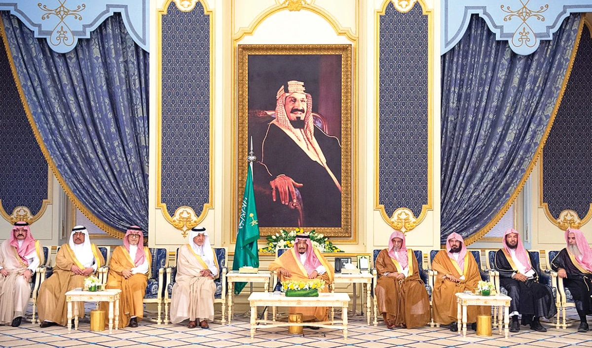 King Salman is joined by dignitaries in Jeddah. (SPA)