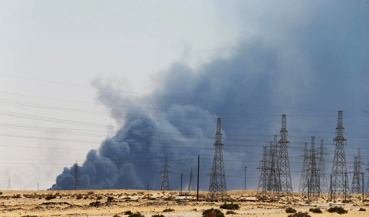 Smoke is seen following a fire at an Aramco factory in Abqaiq, Saudi Arabia, September 14, 2019. (Reuters)