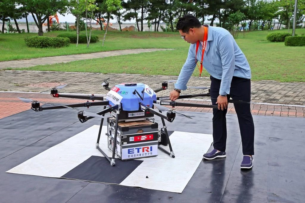 South Korea which has been using drones – such as one above – for public delivery systems in remote mountain and island villages now wants to weaponize them for defense purposes. (AFP file photo)