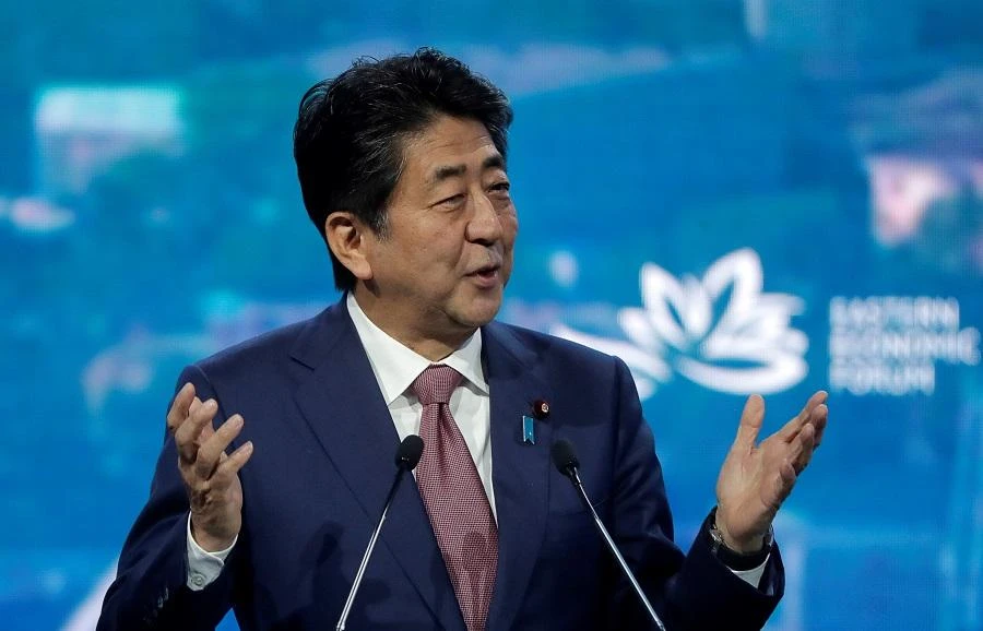 Japanese Prime Minister Shinzo Abe repeated his intention of speaking with Rouhani on the sidelines of the UN General Assembly in New York. (File/AFP)