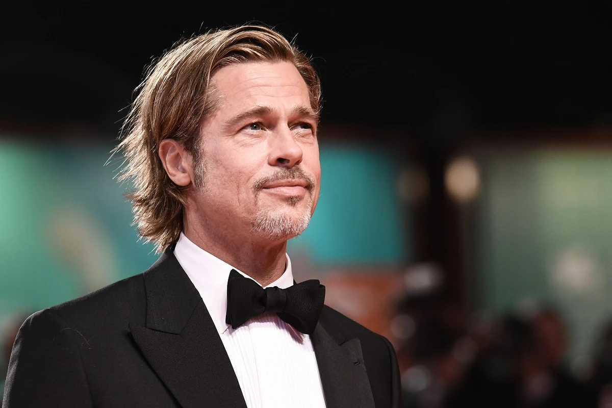 Brad Pitt asks astronaut: Who was better?