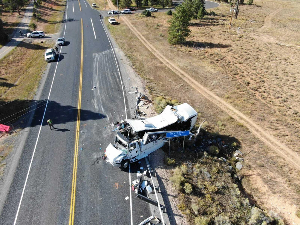 Bus with Chinese tourists crashes in Utah; 4 dead