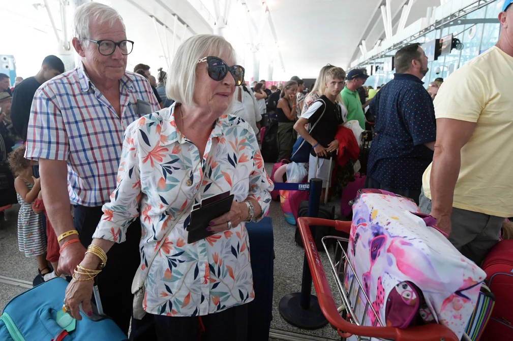 Mideast tourism hit by collapse of British holiday firm