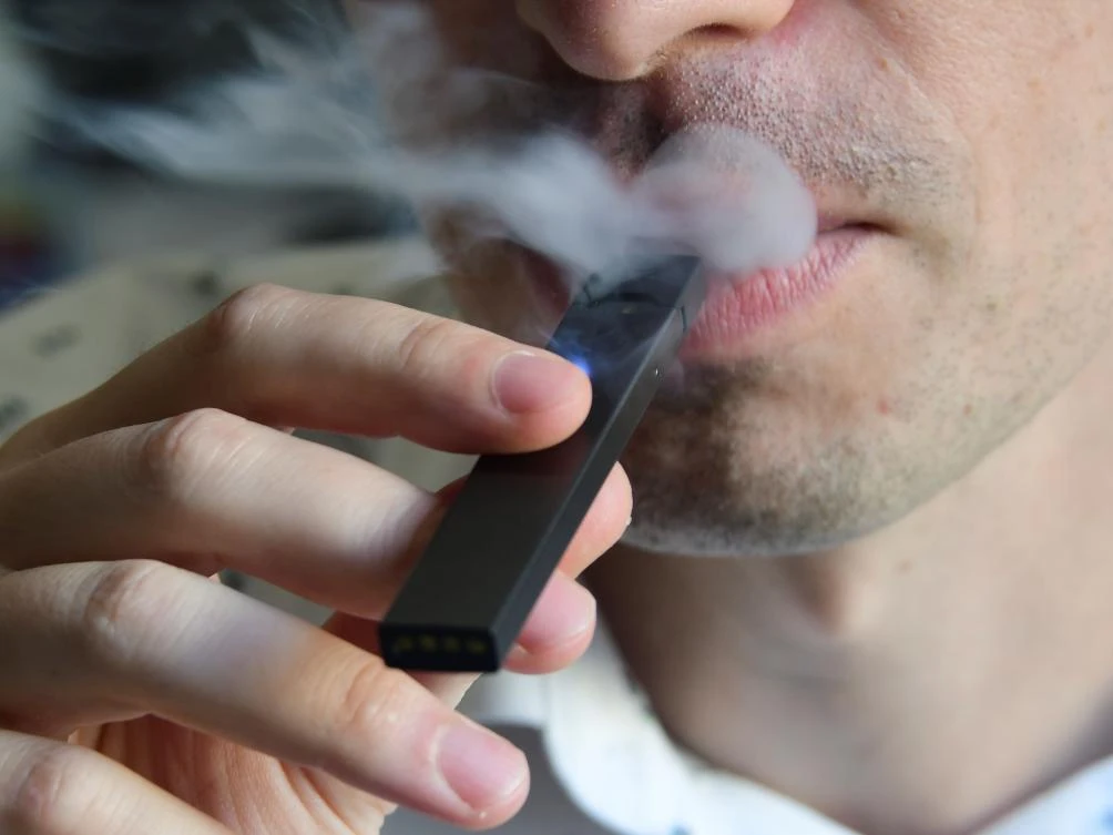 China planning controls on e-cigarettes amid health concern