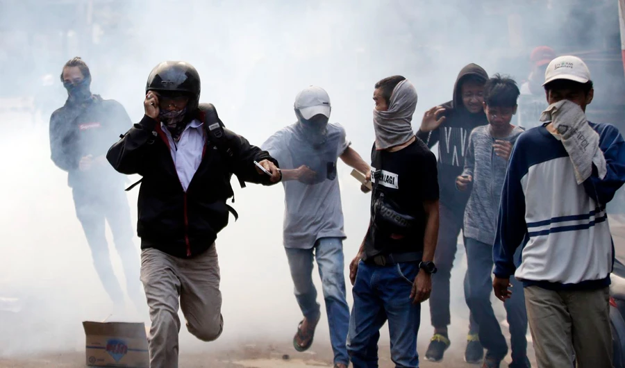 Indonesian students demonstrate against repression of civil liberties