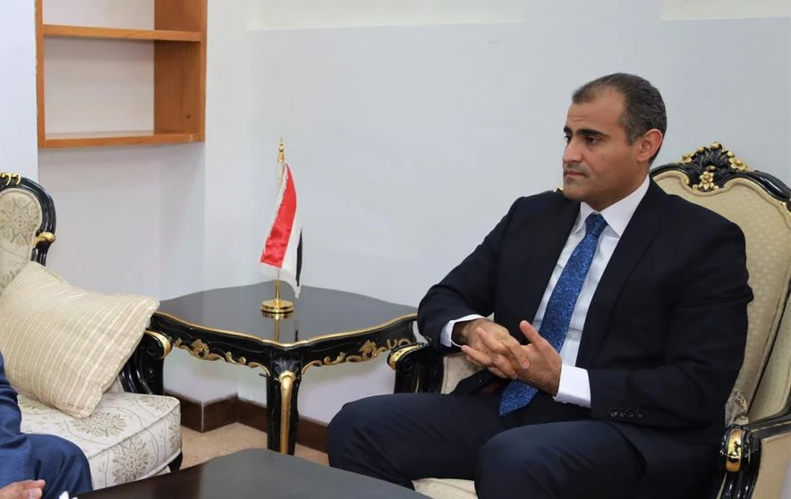 Yemeni Foreign Minister Mohammad Al-Hadrami met with United Nations Secretary General’s Special Envoy Martin Griffiths. (File/Yemen National Army Website)