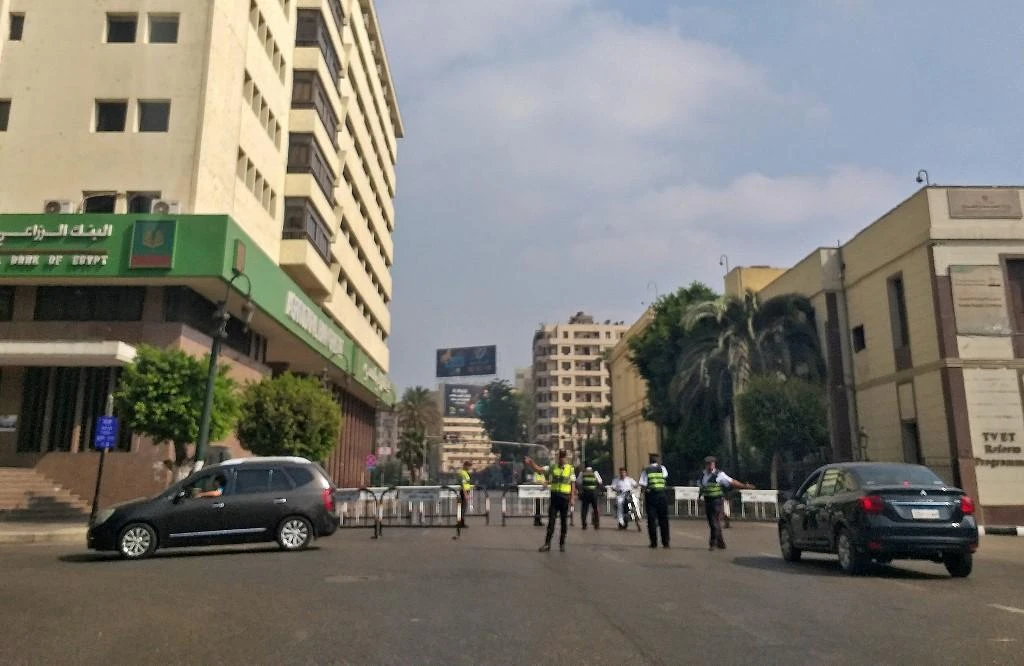 Egypt loosens security after thwarting calls for protests