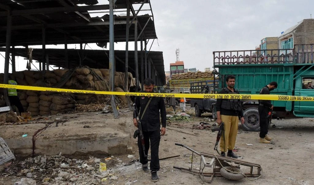 Bomb blast kills 3, wounds 9 in Pakistan’s southwest