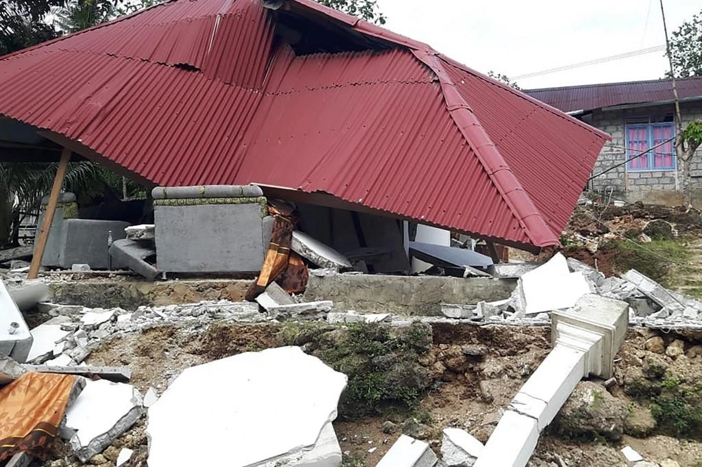 Indonesia quake death toll rises to 30