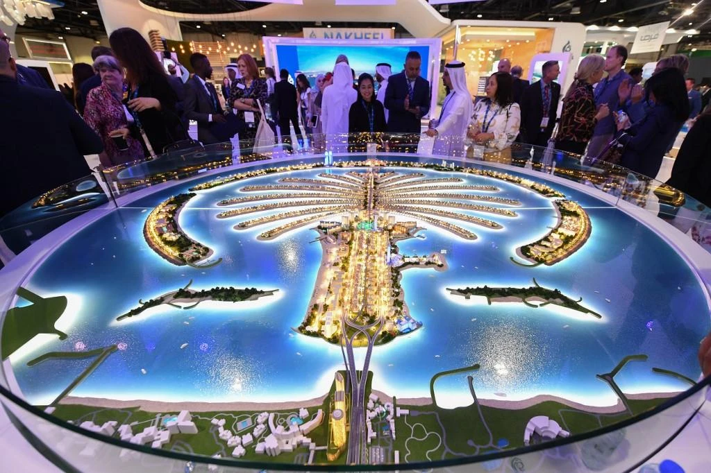 Dubai developers race to lure buyers as downturn bites