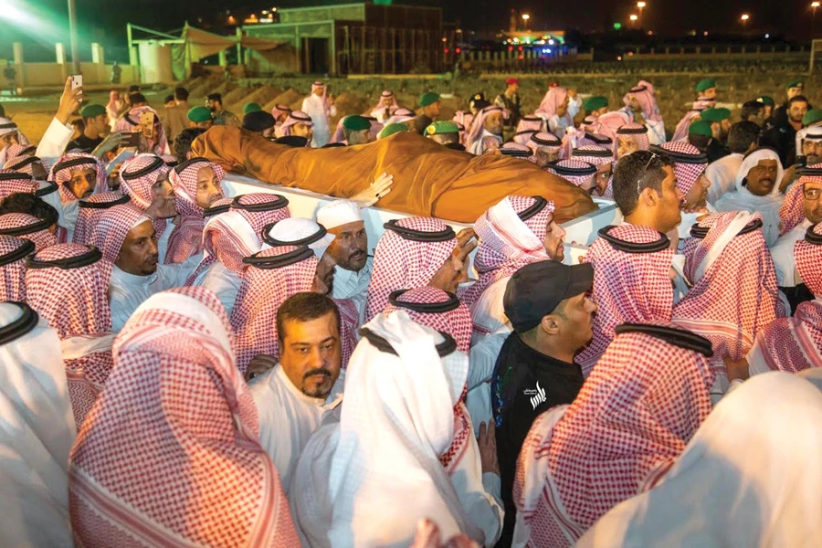 Mourners take part in the funeral of Maj. Gen. Abdelaziz al-Fagham in the holy city of Makkah on September 29, 2019. (SPA)