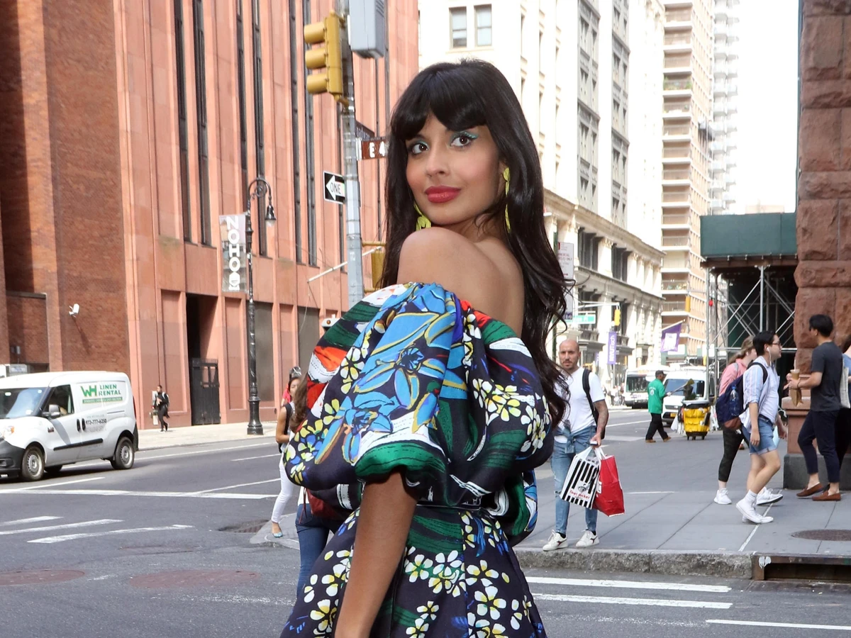 The actress picked a floral Elie Saab design for her appearance on ‘The Daily Show.’ (Getty)