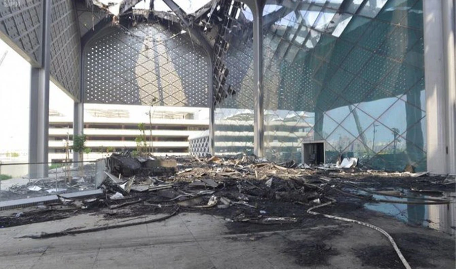 Makkah Governor, Prince Khalid Al-Faisal, toured the scene of the fire at the Haramain train station in Sulaimaniyah district in Jeddah. (SPA)