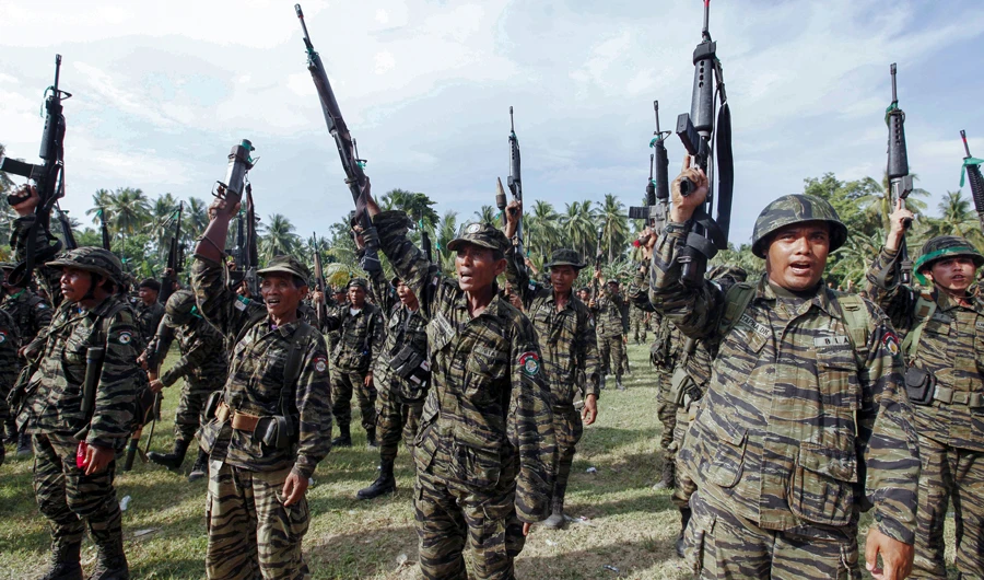 Philippine separatist leaders’ embrace hints at thaw in ties