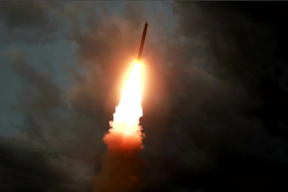 Col. Turki Al-Maliki said that the Houthi militia continues to violate international humanitarian law and its customary rules by firing ballistic missiles. (File/AFP)
