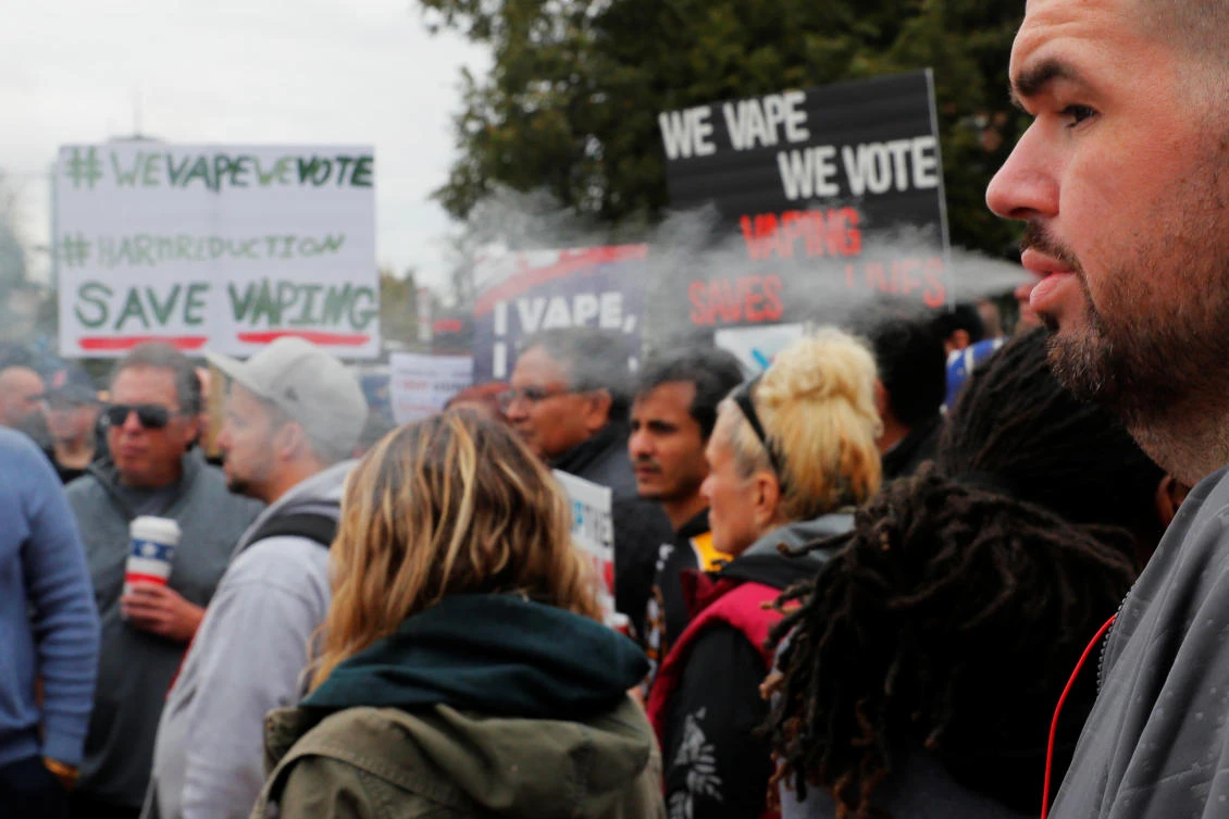 US state of Massachusetts upholds e-cigarette ban amid vaping deaths