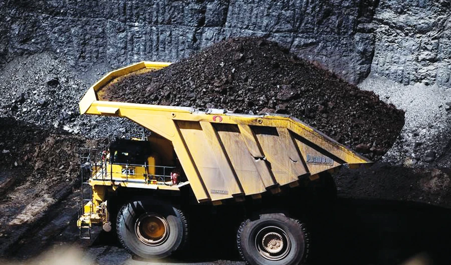 Japanese utilities turn away from coal plans amid a green energy boom. (Reuters/File)