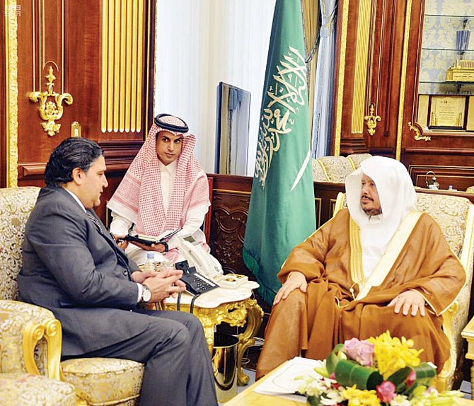Saudi Shoura Council Speaker Dr. Abdullah Al-Asheikh meets Pakistan Ambassador to Saudi Arabia Raja Ali Ejaz in Riyadh. (SPA)