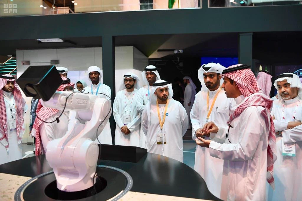 Dubai’s deputy ruler visits Saudi pavilion at GITEX