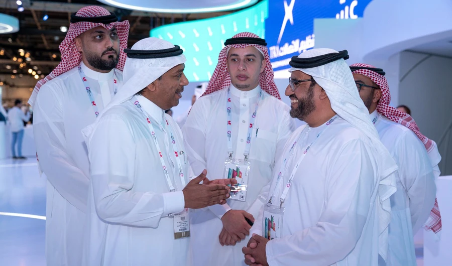 Saudi Interior Ministry tech chief briefed on latest smart services for pilgrims at GITEX
