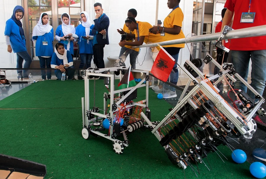 Organized by the Dubai Future Foundation under the theme ‘Ocean Opportunities’, the FIRST Global Challenge focuses on developing robots to clean up the millions of tons of pollutants in the oceans. (File/AFP)