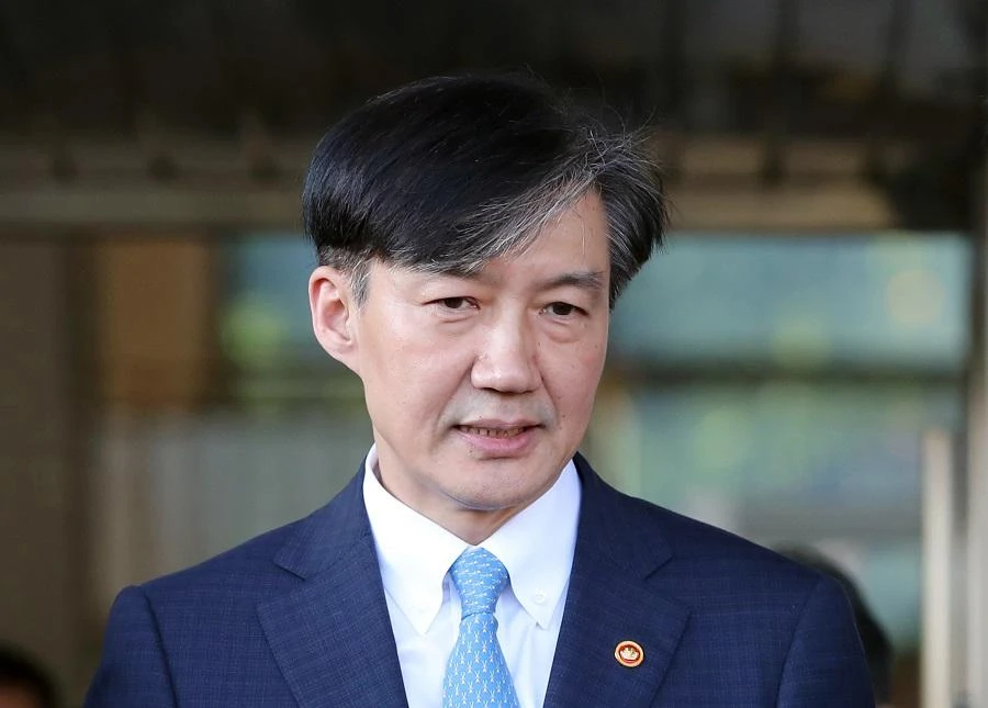 South Korean justice minister Cho Kuk leaves the ministry in Gwacheon, south of Seoul, on October 14, 2019. (File/AFP)