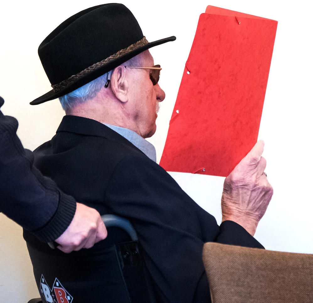 Ex-SS guard, 93, tells German court ‘sorry for what he did’