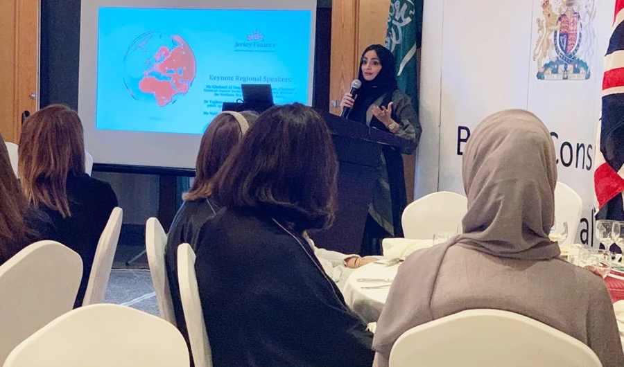 Keynote speaker Nahid Ghazzawi addresses the Jeddah audience.