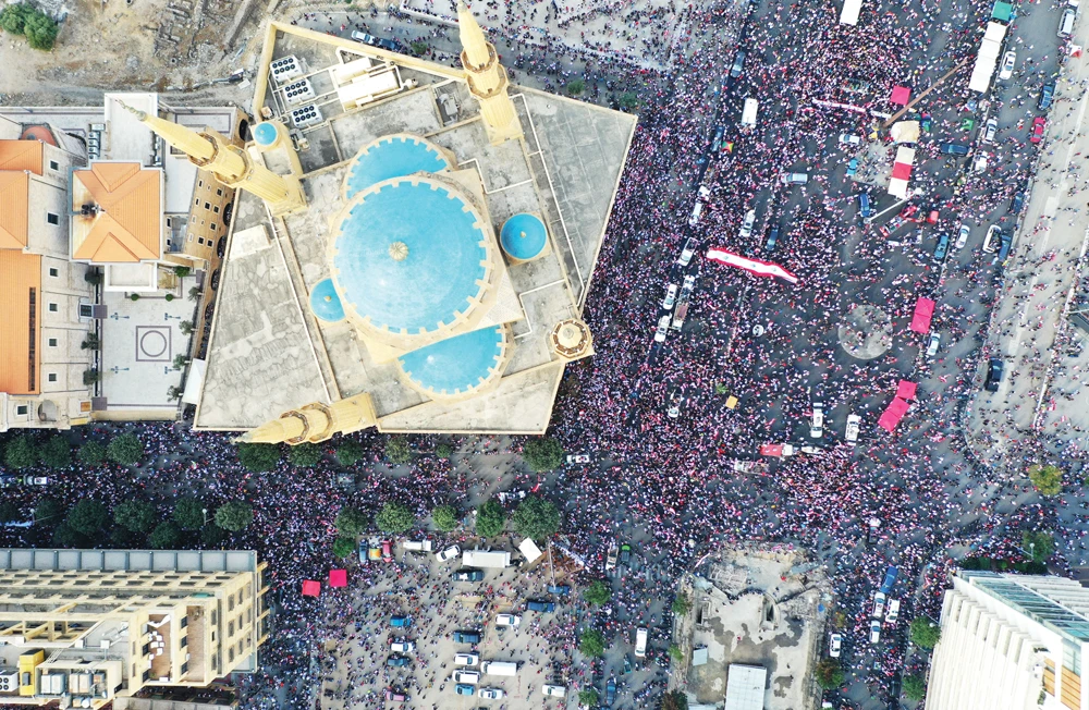 Lebanese unite in protest against their political elite