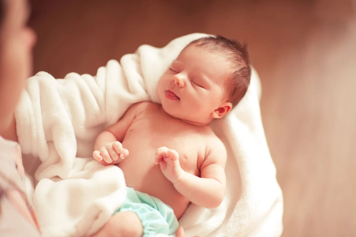 Newborns can generally sleep anywhere between 16 and 17 hours a day. (Shutterstock)