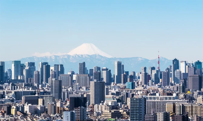 The Tokyo skyline, with majestic Mount Fiji in the background. (Shutterstock)