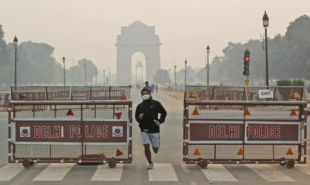 The national capital’s air quality dropped to the season’s worst on the morning after the Hindu festival of Diwali, but the situation was still better than the last three years, according to government agencies. (AP)