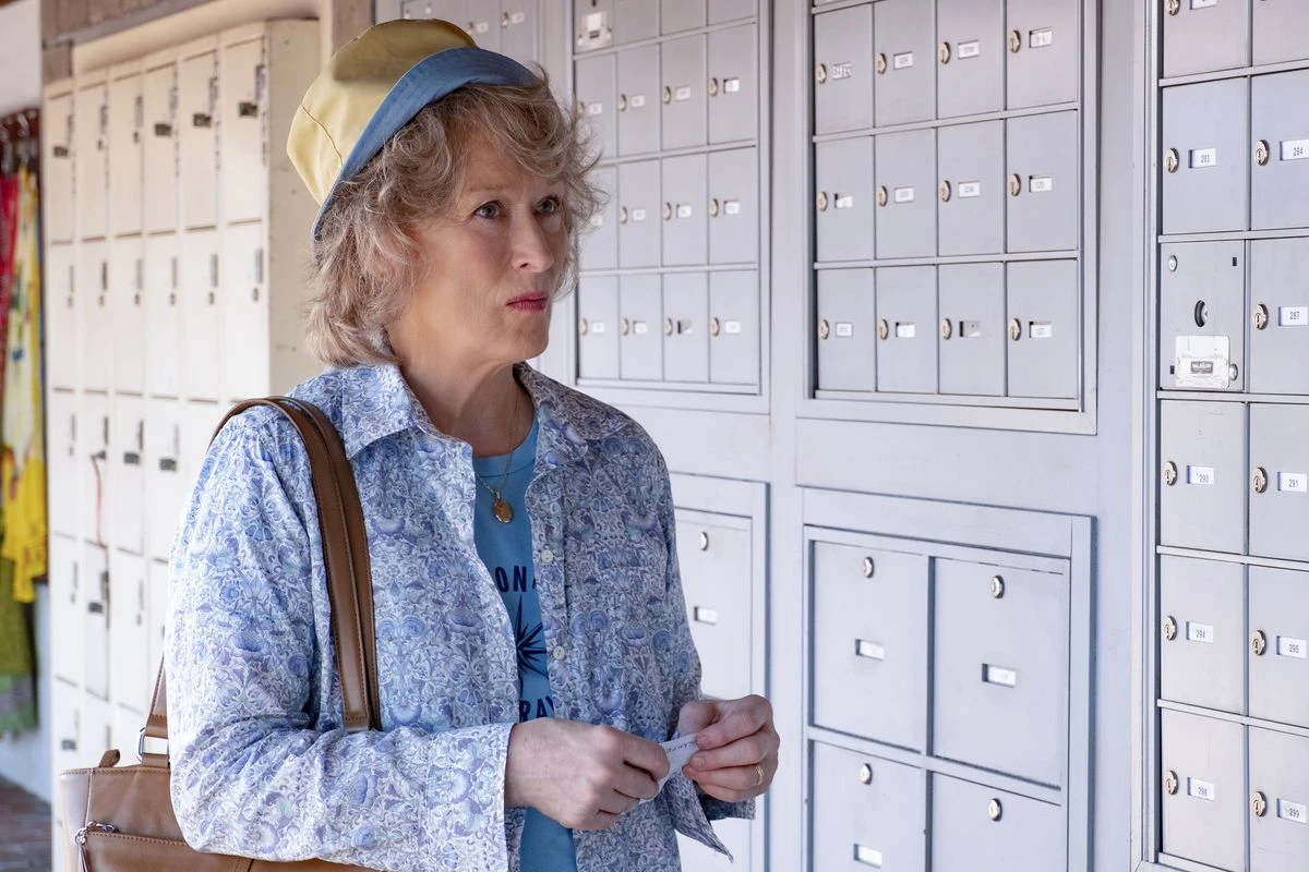 Meryl’s brilliance sets Soderbergh financial dramedy Streeps apart
