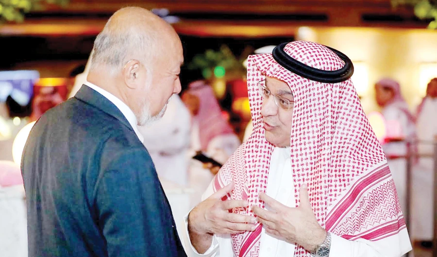Saudi Research and Marketing Group (SRMG) Chairman Abdulrahman bin Ibrahim Rwaita and Japan’s Ambassador Tsukasa Uemura in conversation at the reception. (AN photo)