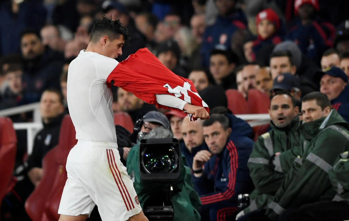‘Devastated’ Xhaka should apologize, says Emery