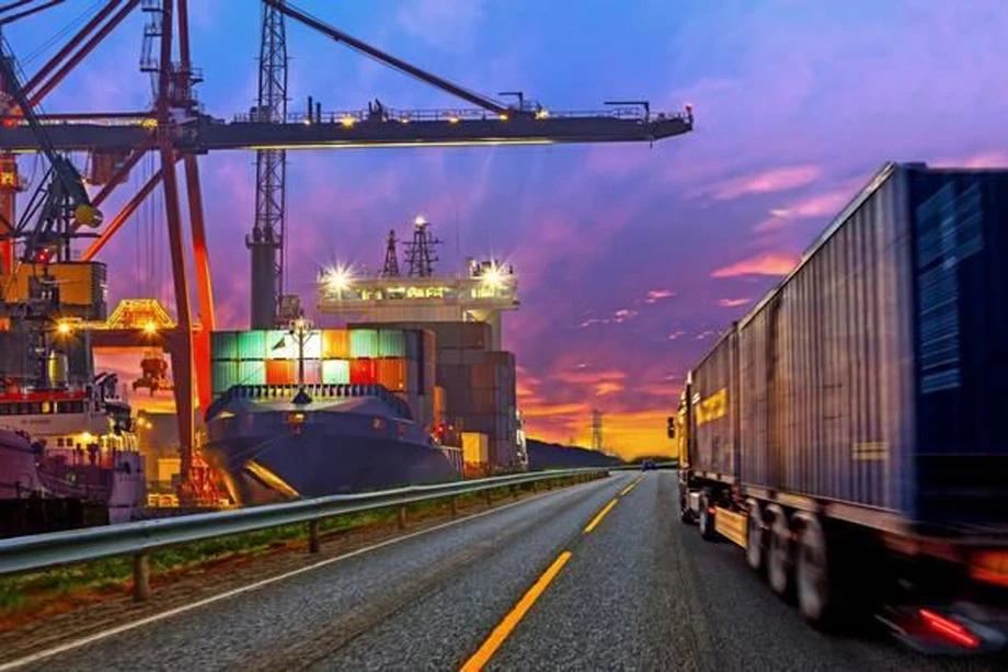 The driver of the truck contacted the police after suspecting he had stowaways in the back. (istock)