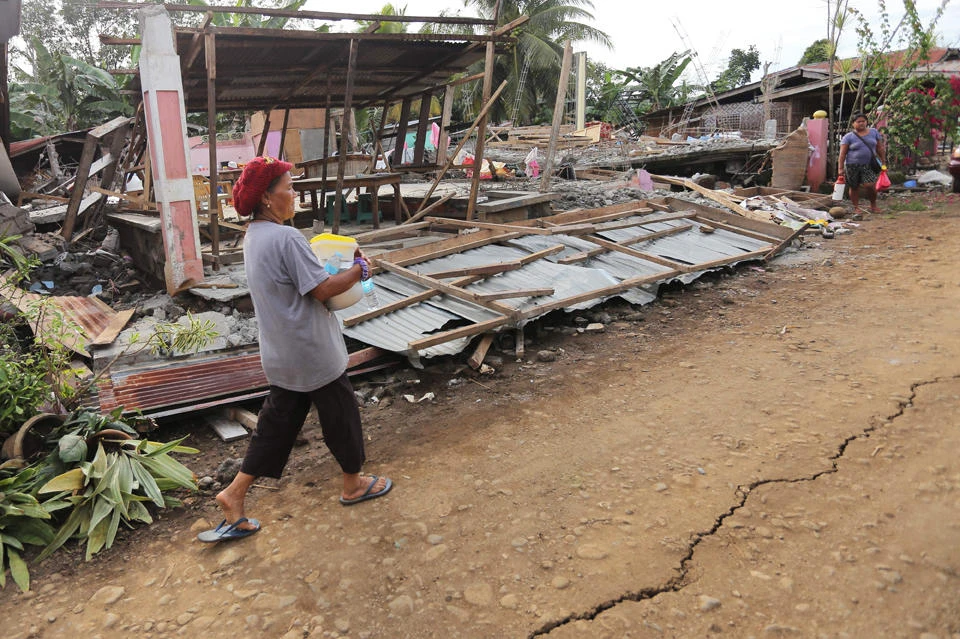 3rd strong earthquake this month jolts southern Philippines