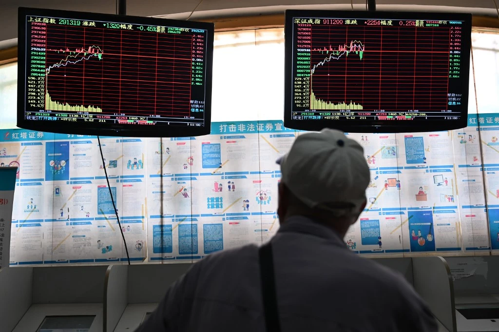 Global index provider MSCI said on Thursday that mainland Chinese stocks, or A shares, would rise to a weight of 4.1 percent in the MSCI Emerging Market Index, up from 2.55 percent currently. (AFP)