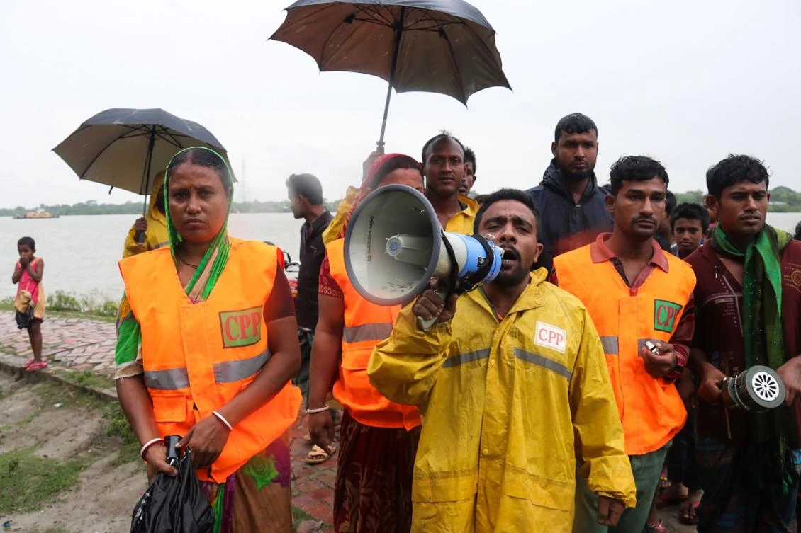 Some 55,000 volunteers have been mobilized to go door to door and alert people about Cyclone Bulbul. (AFP)