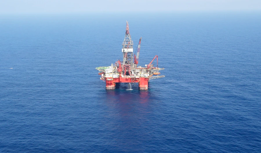 In this Nov. 22, 2013 file photo, the Centenario deep-water drilling platform stands off the coast of Veracruz, Mexico in the Gulf of Mexico. (AP)