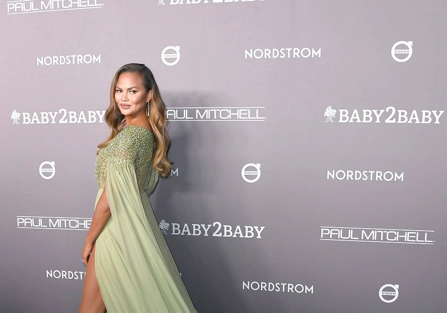 Chrissy Teigen rocks Arab designer at Baby2Baby gala