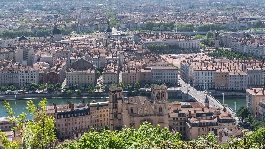 According to messages posted on social networks, a slight jolt was felt in Montpellier, Lyon, St. Etienne, Grenoble, Avignon and Marseille. (Shutterstock)
