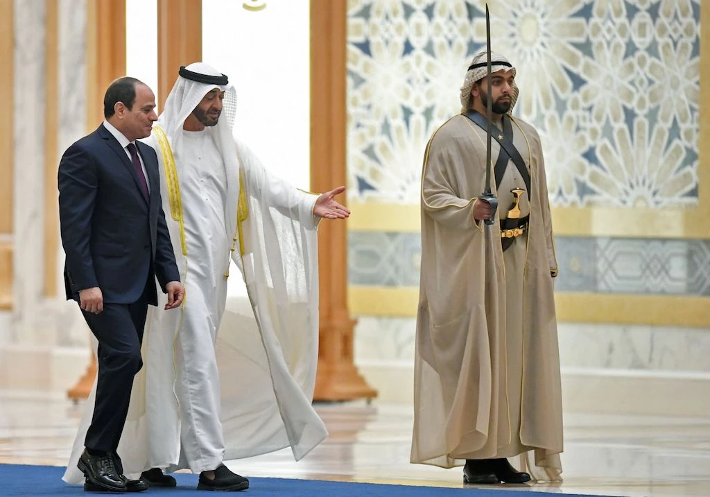 Egyptian President Abdel Fattah al-Sisi and the Crown Prince of Abu Dhabi, Sheikh Mohamed bin Zayed al-Nahyan, attend a welcome ceremony in the Emirati capital's Al-Watan presidential palace on November 14, 2019 in Abu Dhabi. (AFP)