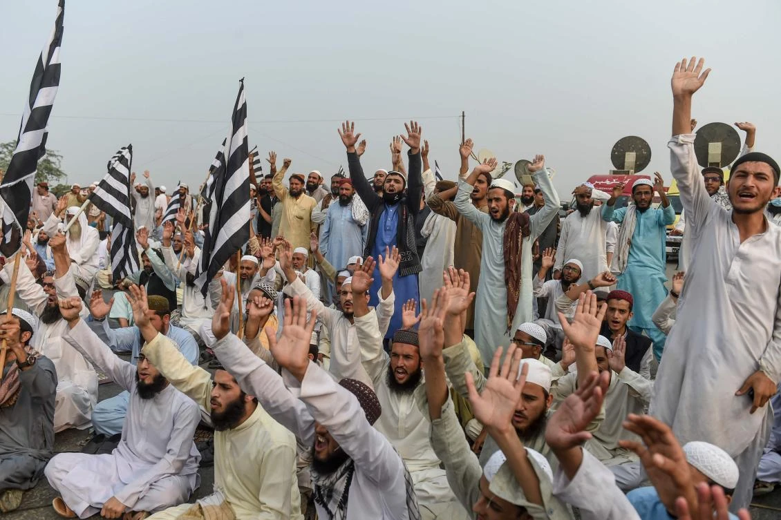 Anti-government protesters block roads in Pakistan as unrest mounts