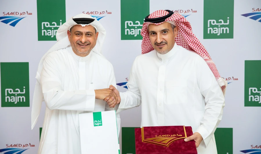 Saaed’s CEO Ibrahim Yousef Ramel (left) & Najm’s CEO Mohammad Al Suliman (right) during agreement signing in Riyadh