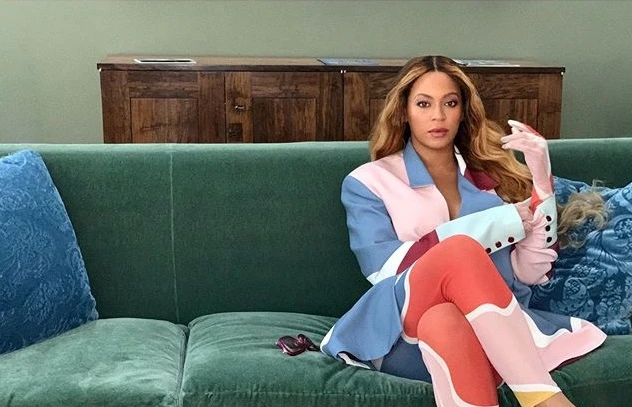 Beyonce sported a colorful, oversized suit from Lebanese label Jeux de Mains. Photo: Instagram/@beyonce